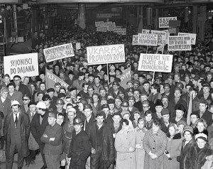 Wiec w fabryce 1968 r.- wydarzenia marca 1968 r. PAP/CAF/Henryk Rosiak 195761 k3 Henryk Rosiak